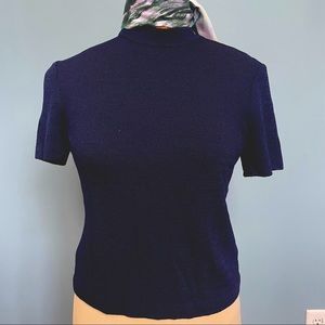 Dana Buchman blue shirt sleeve sweater.